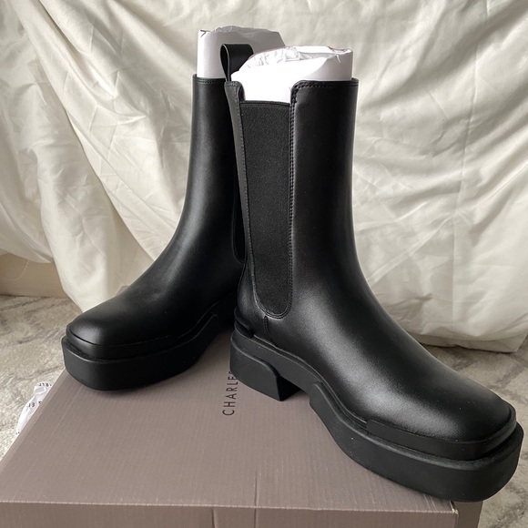 Shoes - Picture 2 of 4